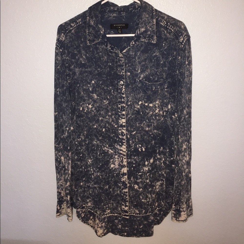 ❌SOLD❌URBAN OUTFITTERS denim print button down.