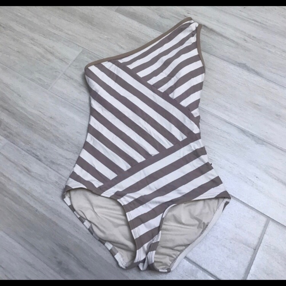 Bathing suit