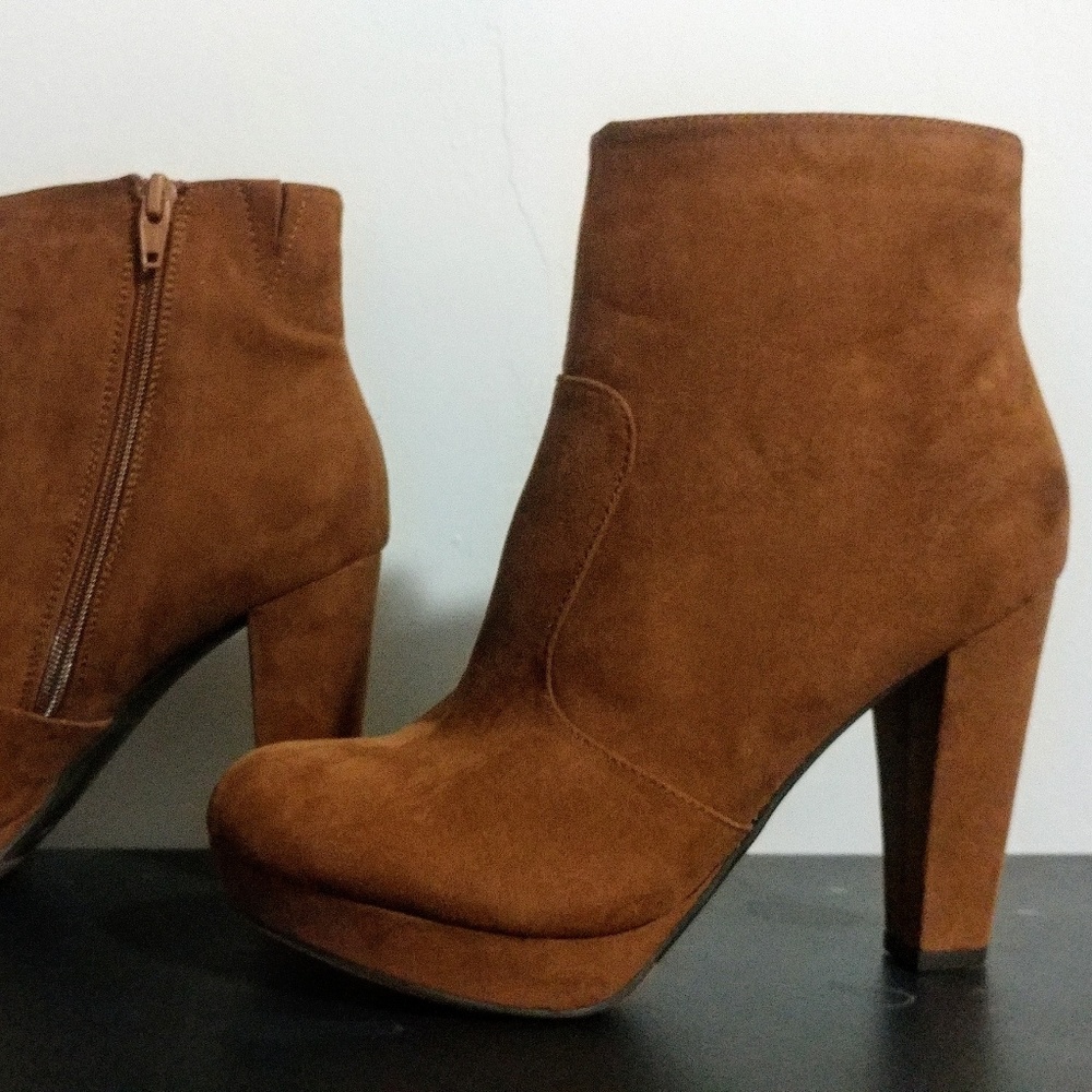 ❎SOLD❎ Ankle bootie heel