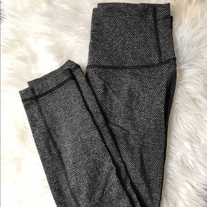 Herringbone Lululemon legging- Size 6