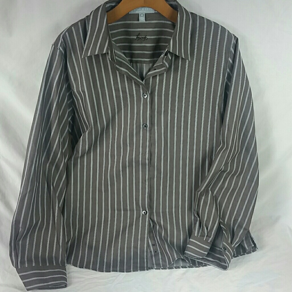FoxCroft women shirt size 16. Shaped fit.