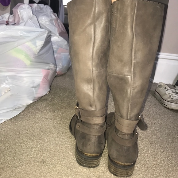 Boots - Picture 4 of 4