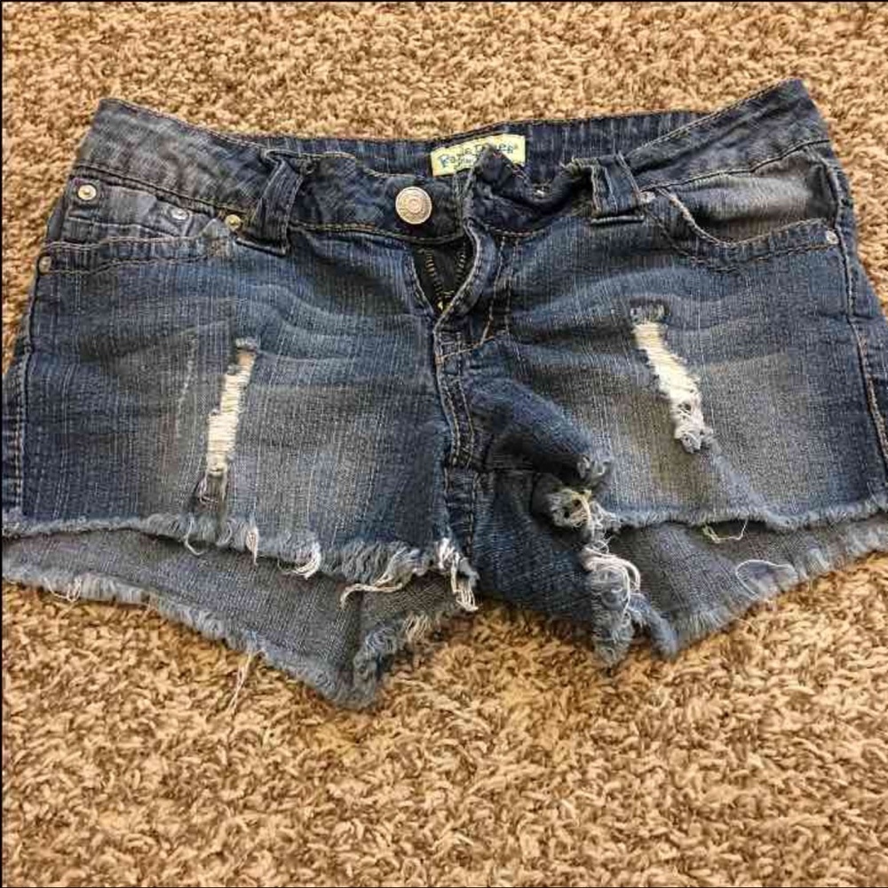 🌸SALE! Paris Blues distressed Jean shorts
