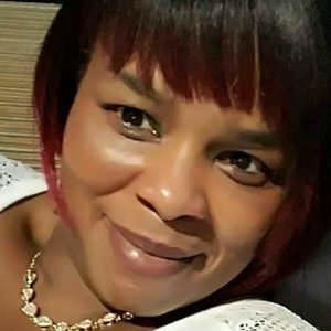 Meet your Posher, Monique