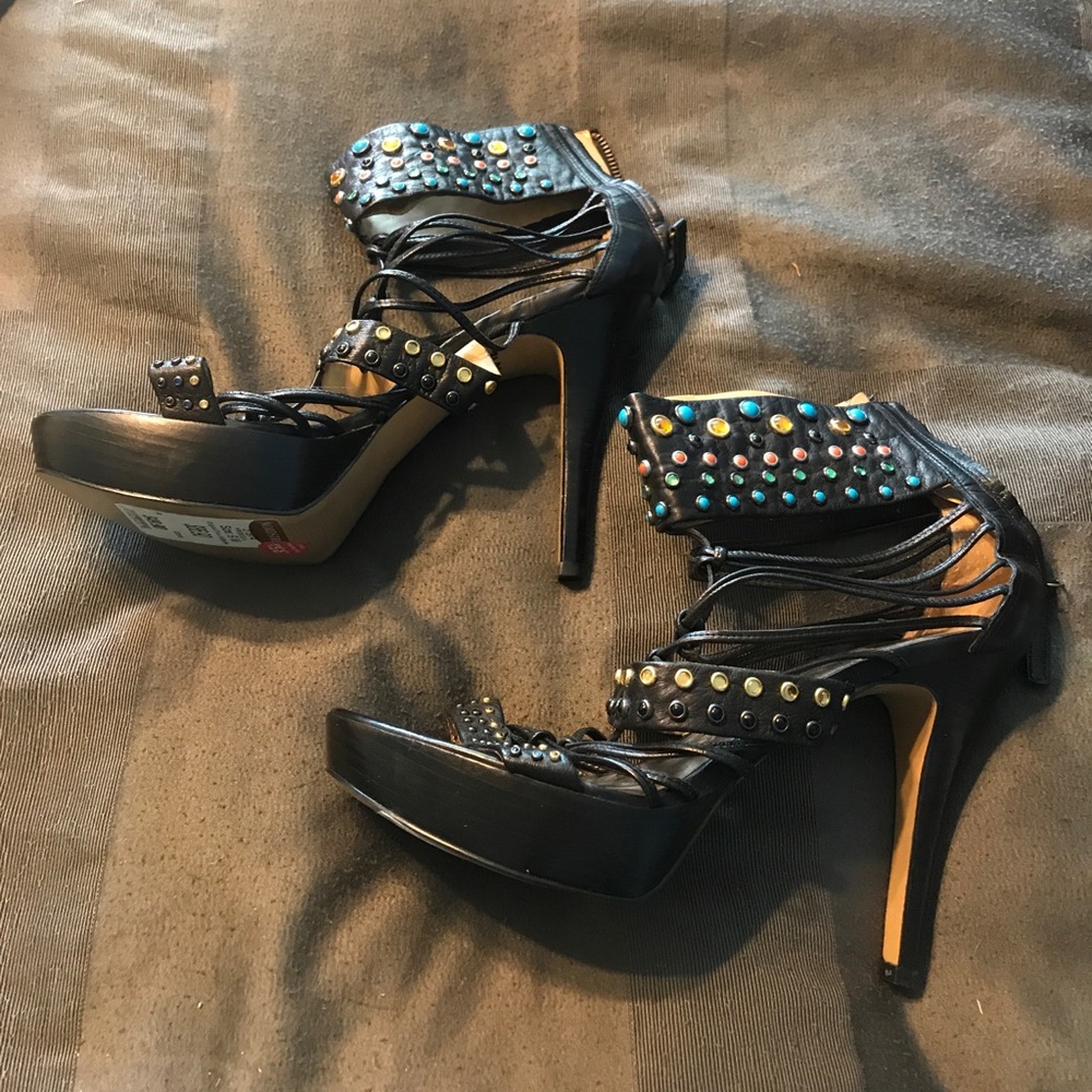 Size 9 Nine West heels never worn!