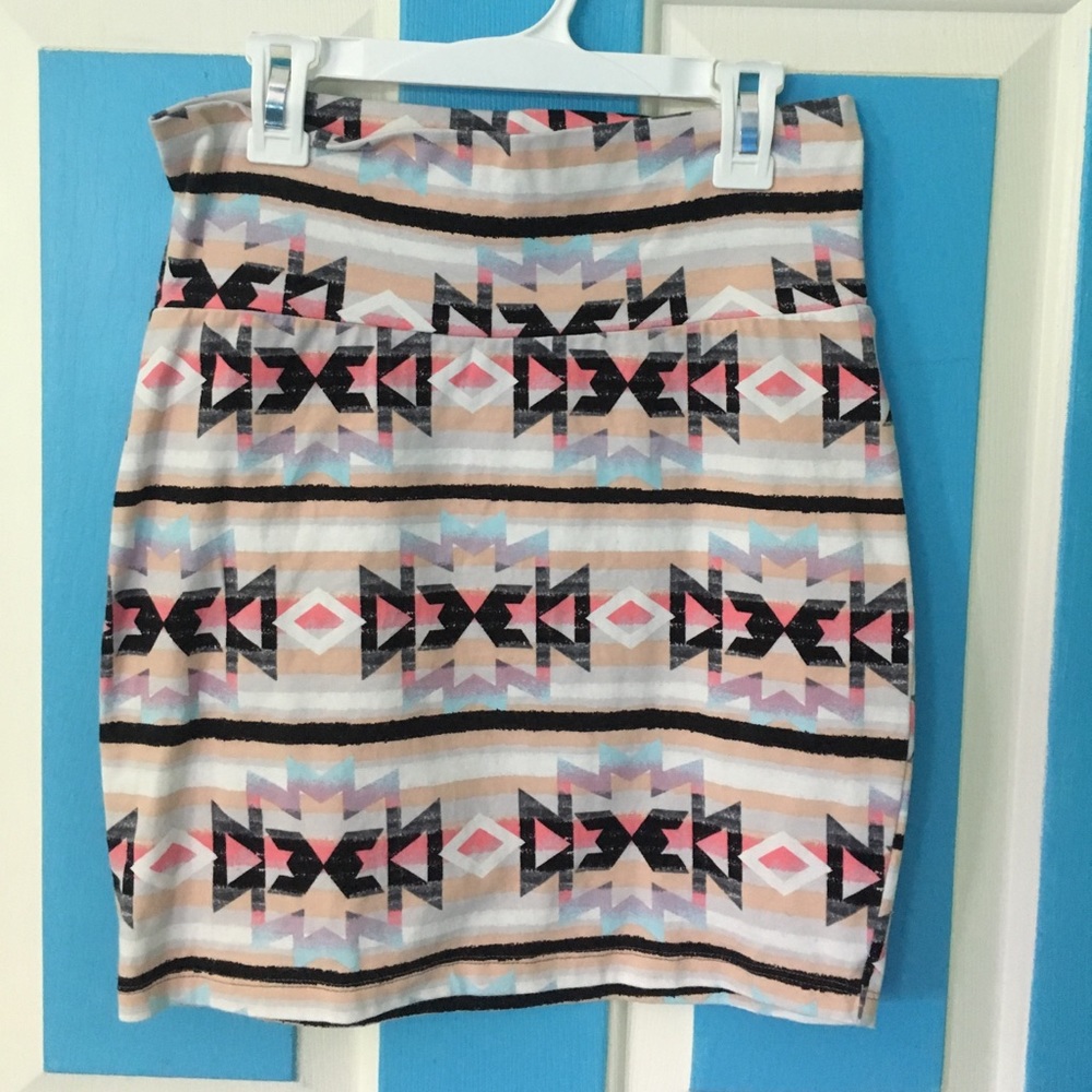NWOT Multicolored tribal body con skirt