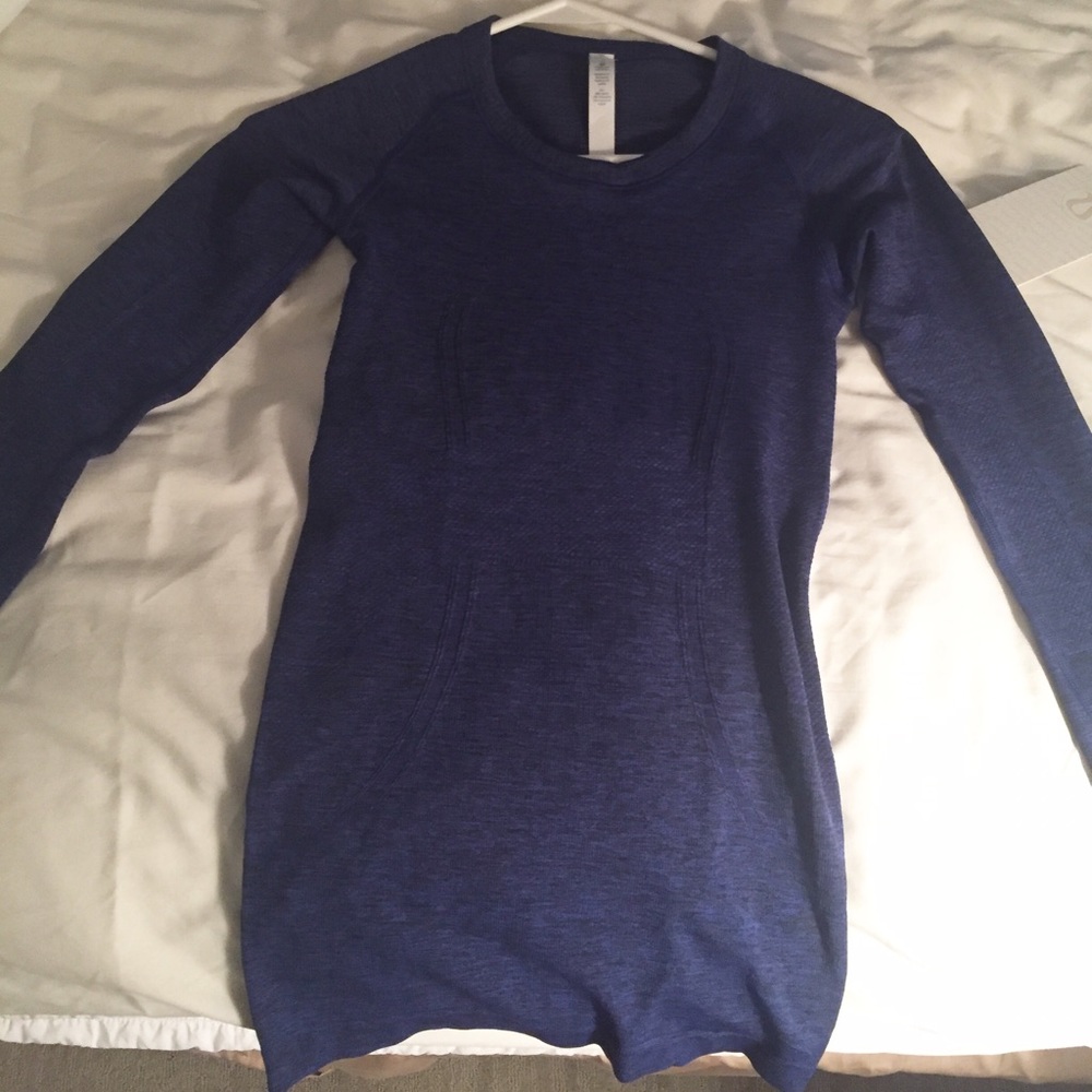 New size 2 Lululemon Swiftly long sleeve