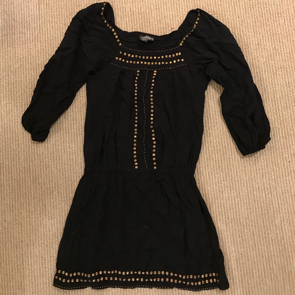 Black and gold semi-fitted dress