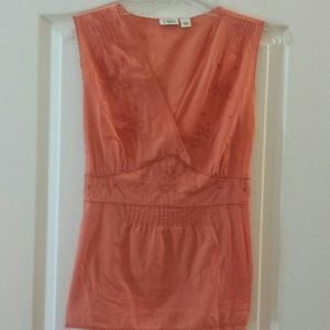 Very cute sleeveless blouse