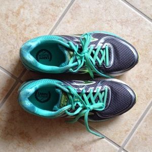 Brooks Adrenaline 16 running shoes EUC