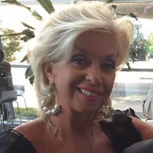 Meet your Posher, Debbie