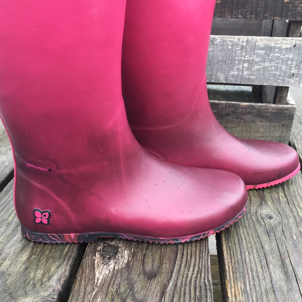 🌻 Butterfly Twists Pink Ombré Rainboots! NEW! - Picture 6 of 9