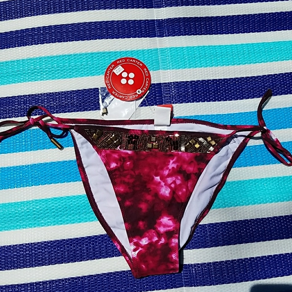 💥 3 for $15 💥   Red Carter beaded bottoms