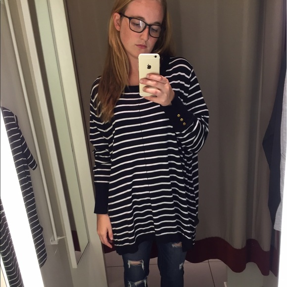 Navy and white sweater - Picture 1 of 4