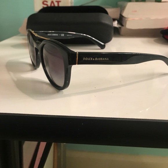 Sunglasses main image 4