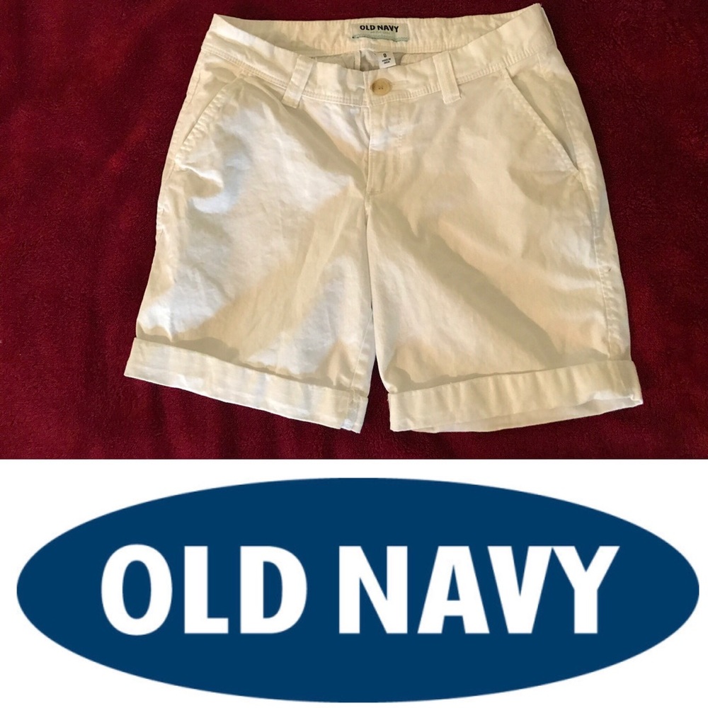 Old Navy White Cuffed Bermuda Shorts, Size 0