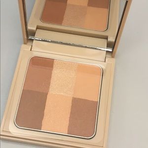 Bobbi Brown Finish Powder - Golden