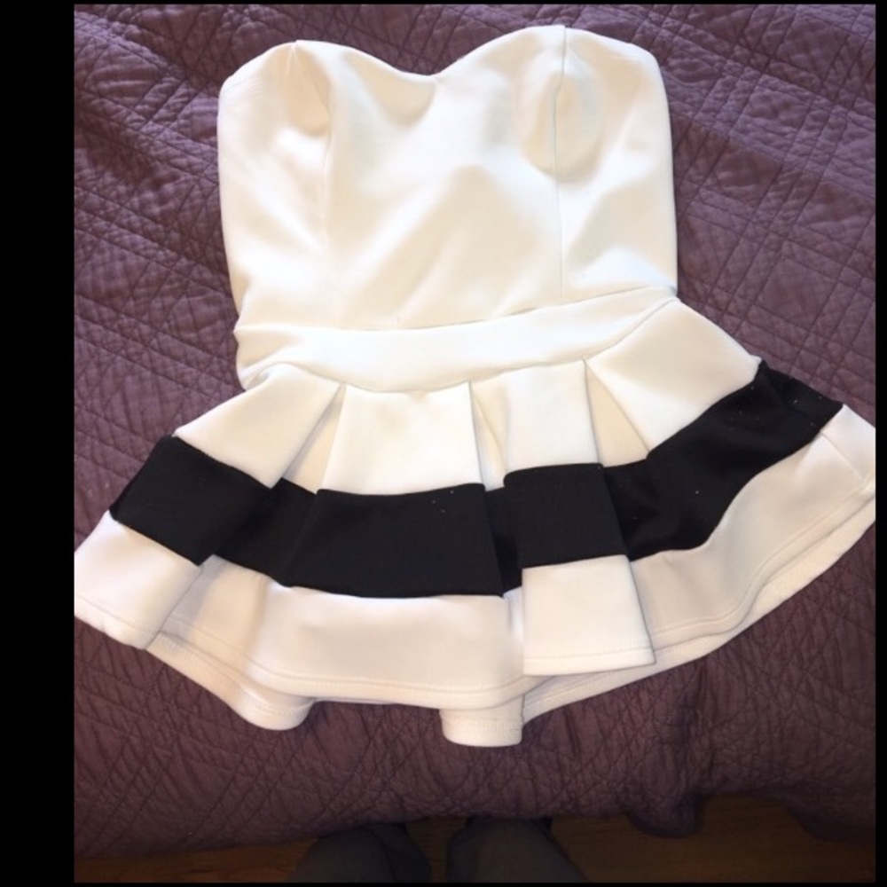 White and black strapless peplum top