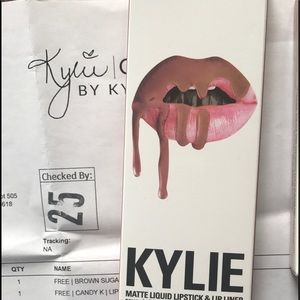 Kylie cosmetics lipkit