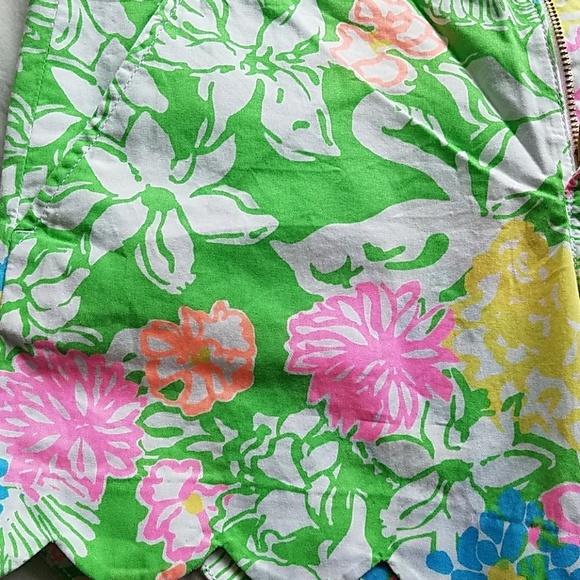 SOLD Lilly Pulitzer Scalloped Shorts - Picture 4 of 4