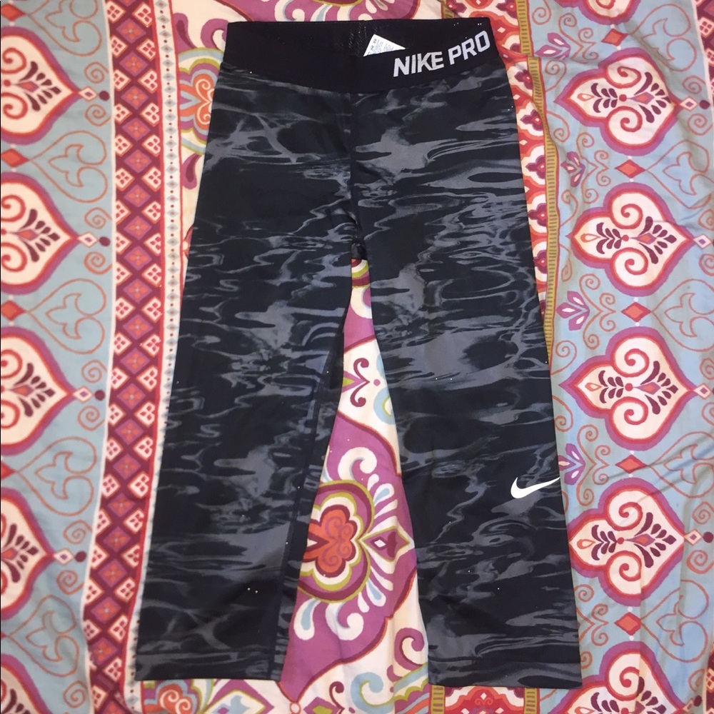 Nike cropped leggings