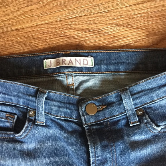 J Brand skinny jeans, dark denim. - Picture 2 of 4