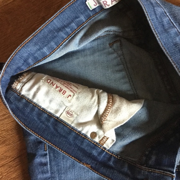 J Brand skinny jeans, dark denim. - Picture 3 of 4