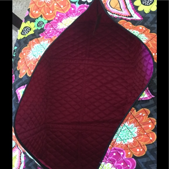 NWT VERA BRADLEY LARGE DUFFEL - Picture 4 of 4