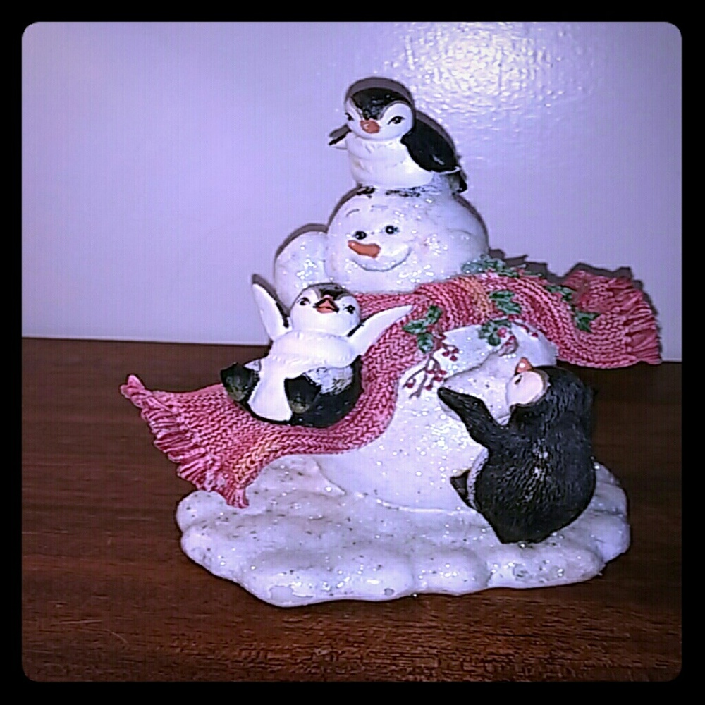 Snowman with pinguens