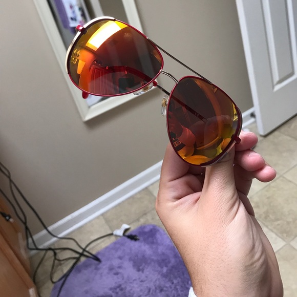 Never Used Micheal Kors Sunglasses - Picture 3 of 3