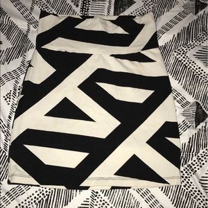 Black and white tribal pattern bodycon skirt