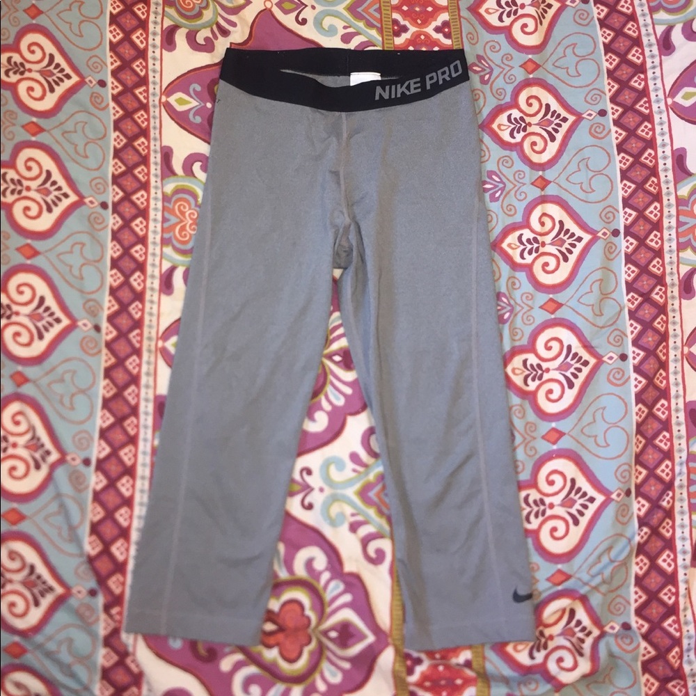 Nike cropped leggings