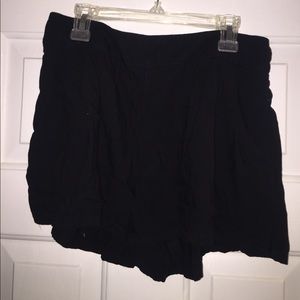 American Eagle black shorts with pockets Large