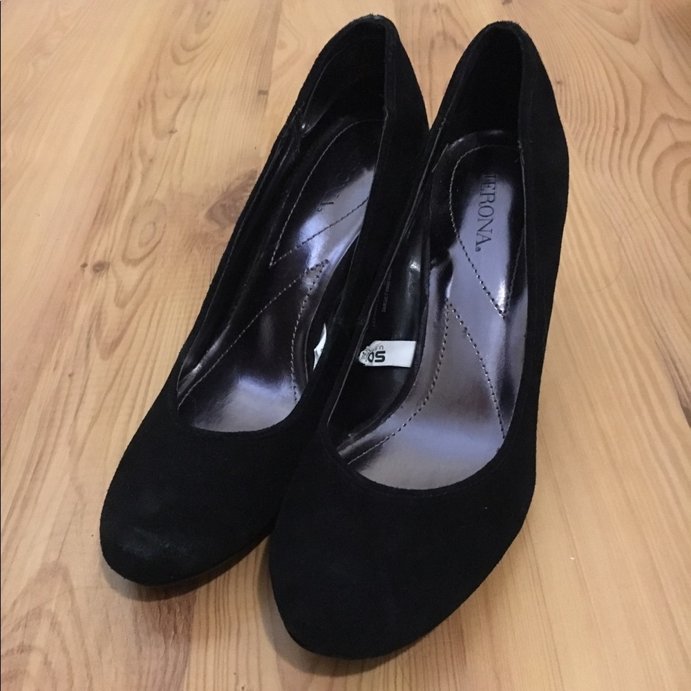 Black wedged heels