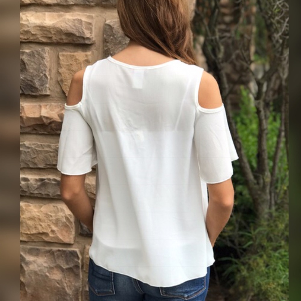 🌸Carmen Cold Shoulder Lace Up Blouse - Picture 3 of 4