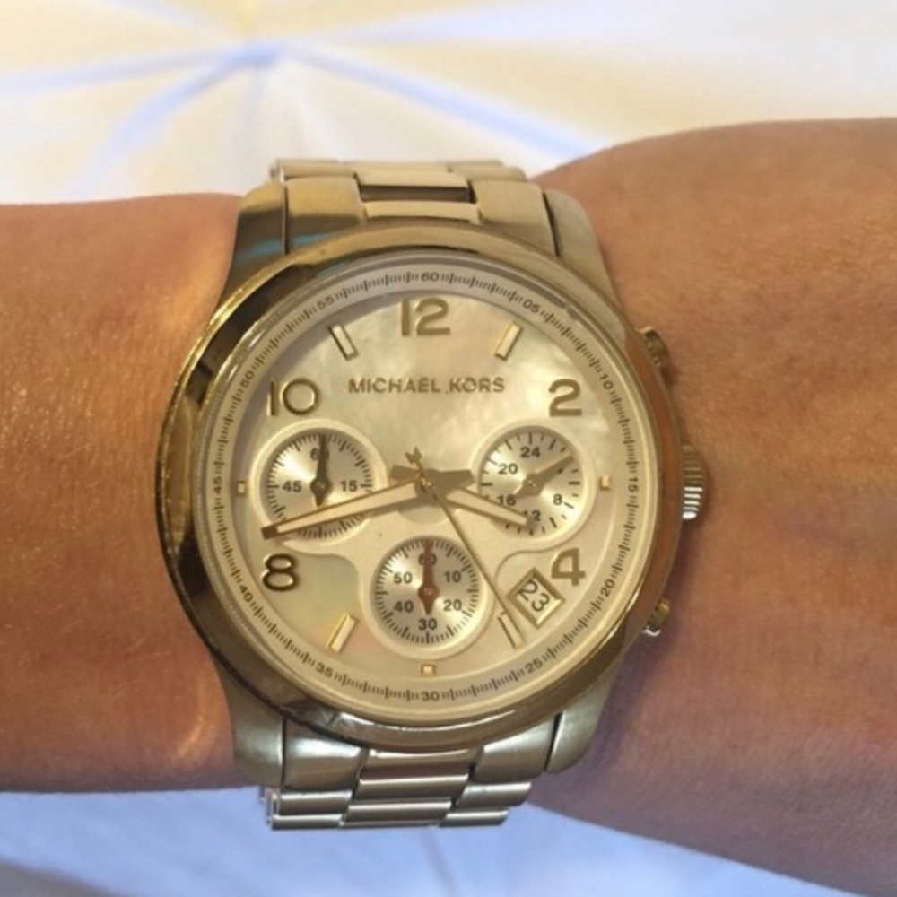 MK small face runway mother of pearl face watch