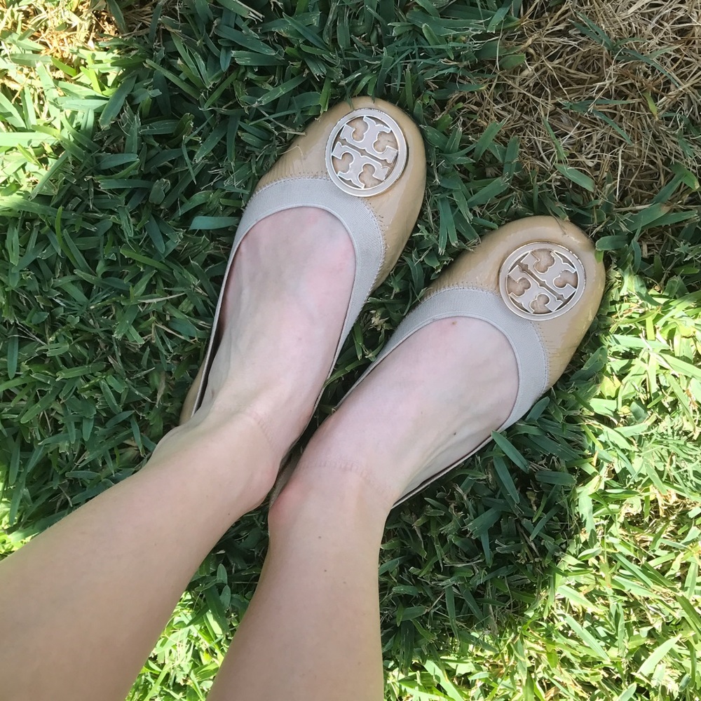 MAKE AN OFFER Tory Burch Nude Flats