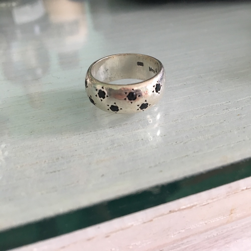 Sundance ring- black stones
