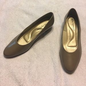 Hush Puppies Classic Pumps