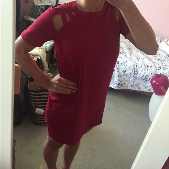 Lulus Dresses & Skirts - Lulu's red shift dress with shoulder detail