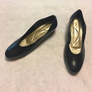 Hush Puppies Classic Pumps