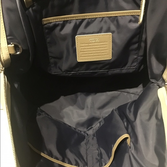 TUMI WEEKENDER / TOTE / LAPTOP BAG - Picture 6 of 7