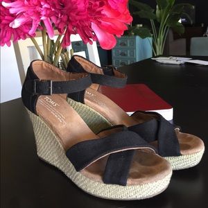 Toms Black Wedges