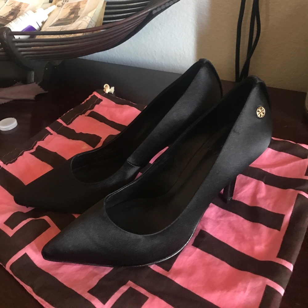 ❌sold ❌Tory Burch heels 👠