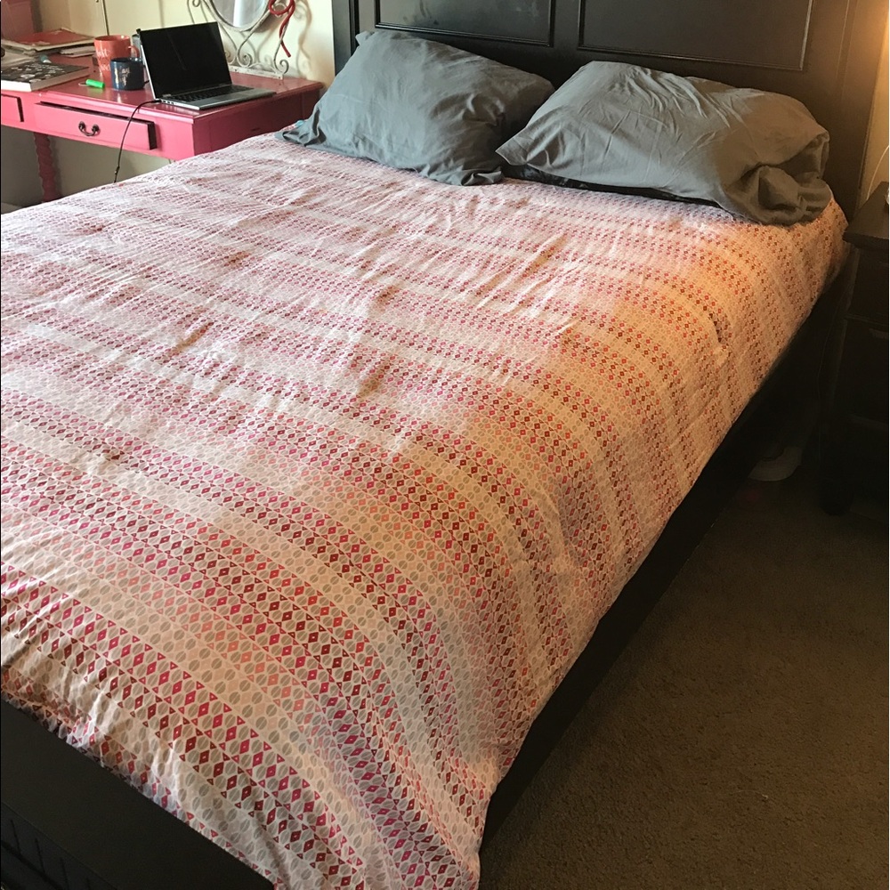 Reversible bed comforter full/queen