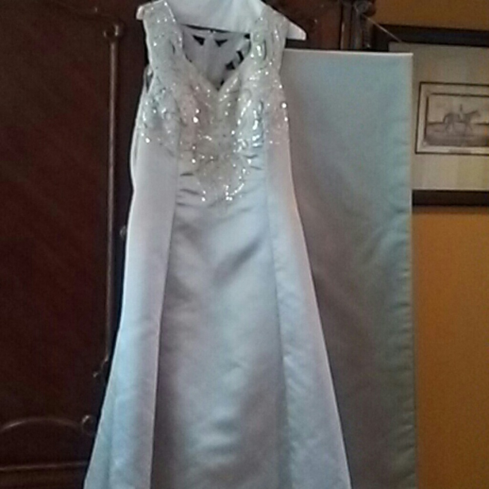 Beautiful evening gown with shawl worn once