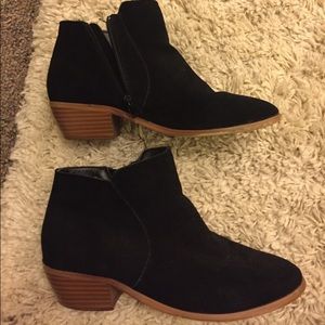 Ecote size 8 booties