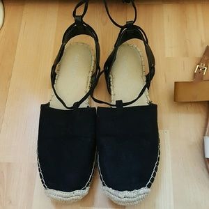 Bundle of sandals