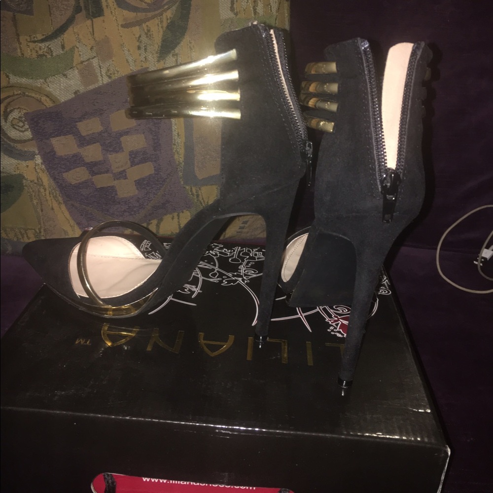 Sexy Black Pumps!