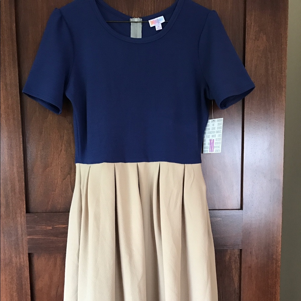 LuLaRoe Amelia NWT